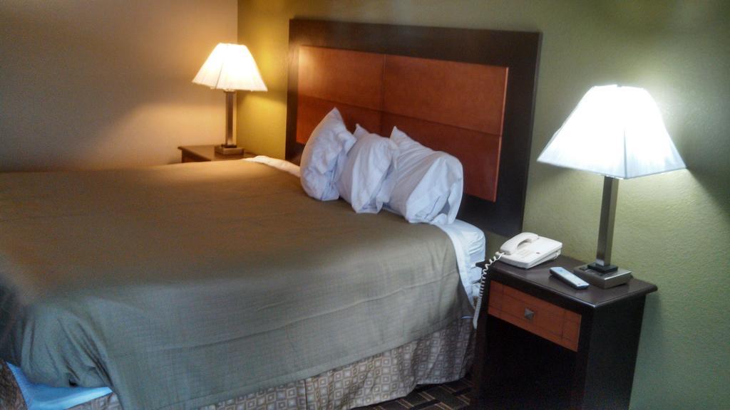 Relax Inn Heth Shell Lake Camera foto